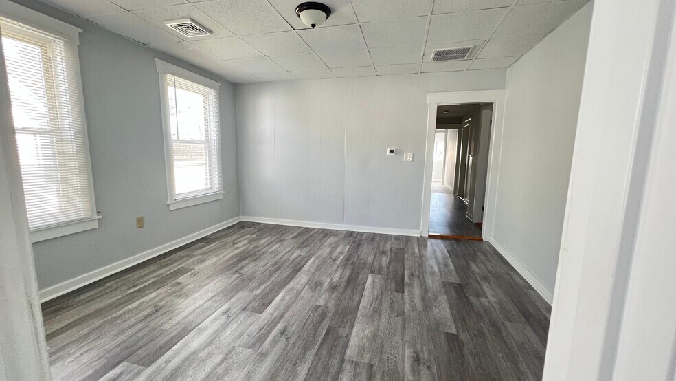 Building Photo - 11 Reeves St