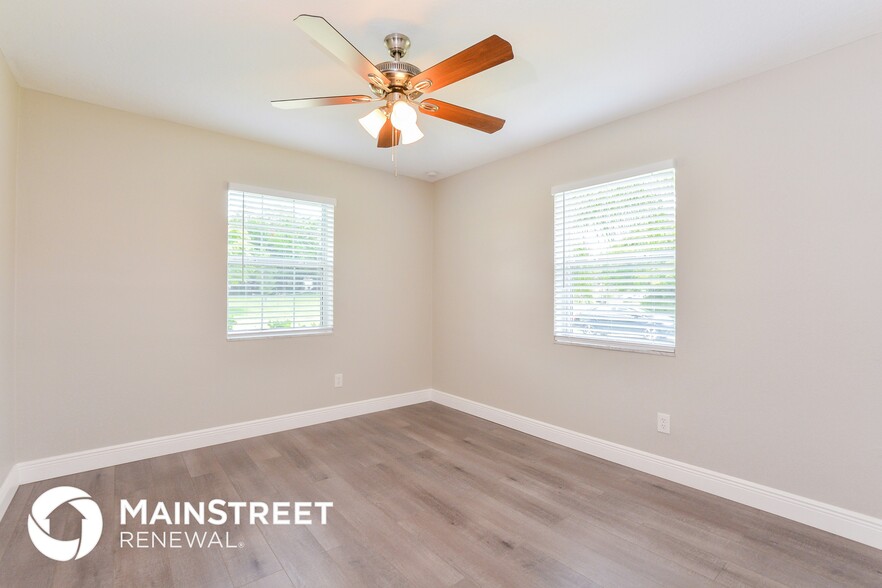 Building Photo - 983 N Waycross Cir