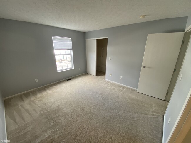 Building Photo - 2 br, 1.5 bath Condo - 4683 Cadmus Drive