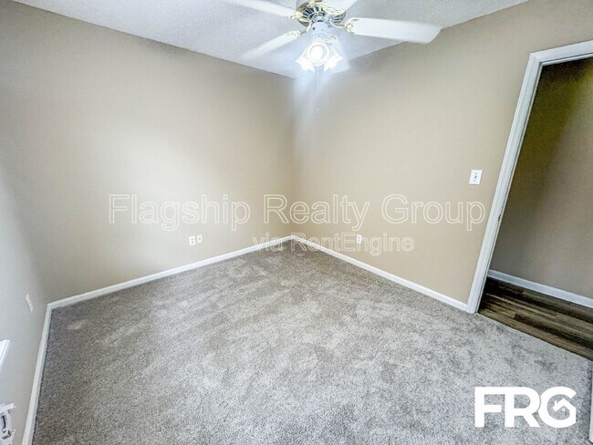 Building Photo - 3311 Moseley Dr