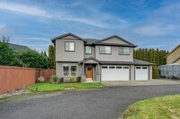 Building Photo - BEAUTIFUL FOUR BEDROOM HOME IN VANCOUVER