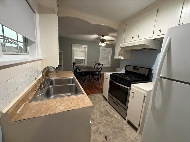 Building Photo - 5231 Leeland St