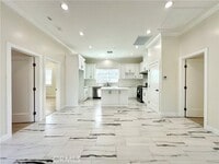 Building Photo - 608 N Hidalgo Ave