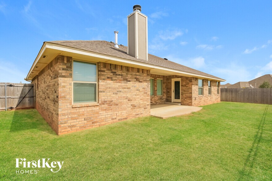 Building Photo - 3401 Ontario Cir