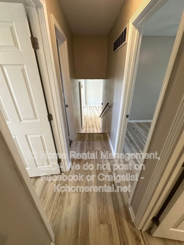 Building Photo - 5029 NE 56th Pl