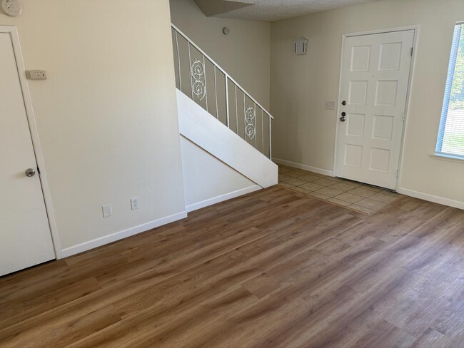 Primary Photo - 3318 E Sierra Madre Ave