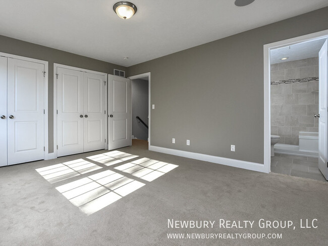 Building Photo - 2 Bedroom, 2.5 Bath Townhome - Discover th...