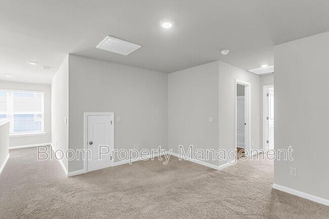 Building Photo - 151 Morning Vw Wy