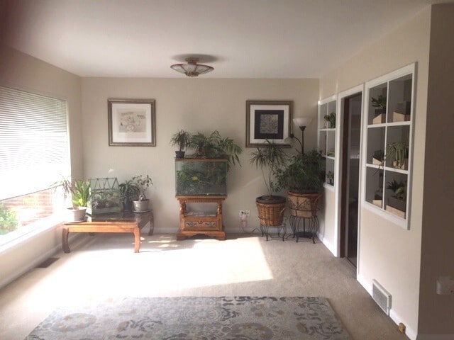 Building Photo - Classic Northgate Rambler