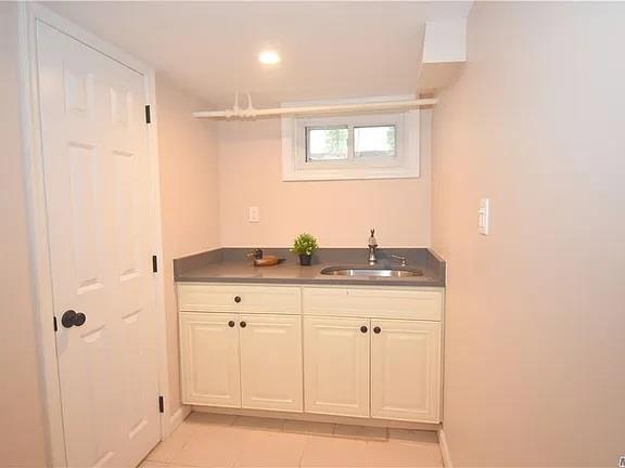 Building Photo - 68 Willets Dr
