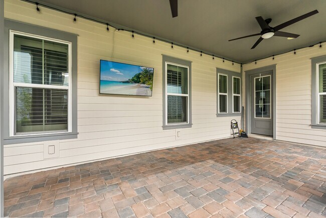 Building Photo - 6875 Arnoldson St