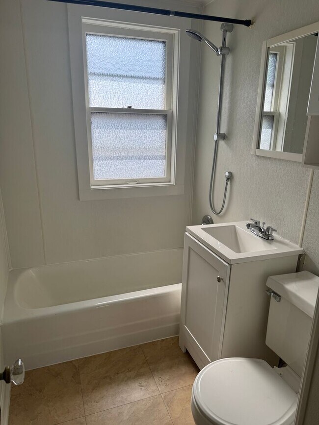 Building Photo - 1268 Clifton Prado