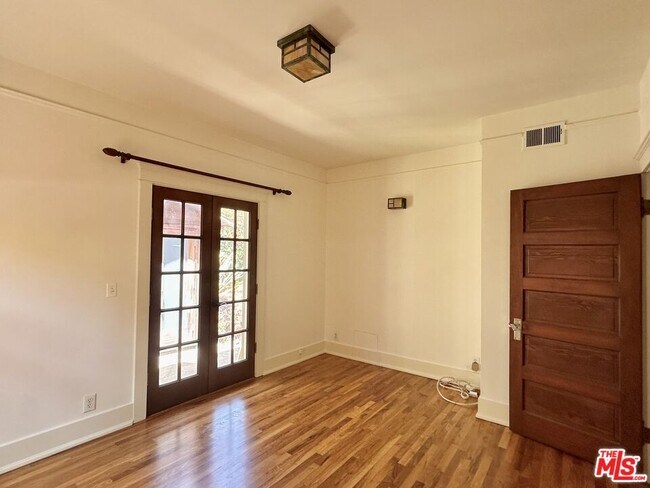 Building Photo - 2216 Meade Pl
