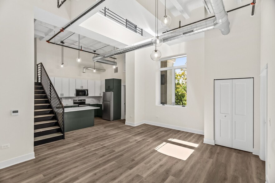 Building Photo - 1453 Maple Ave