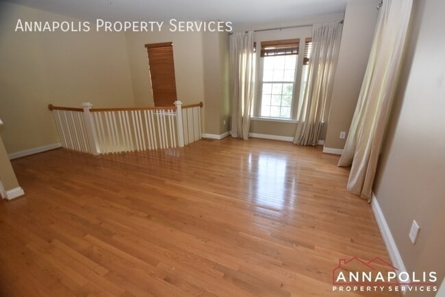 Building Photo - 888 Stonehurst Ct