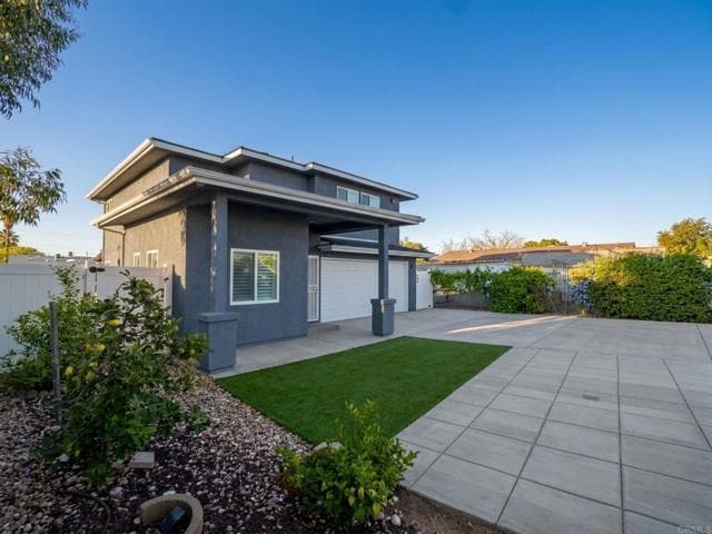 Building Photo - 1379 Peach Ave