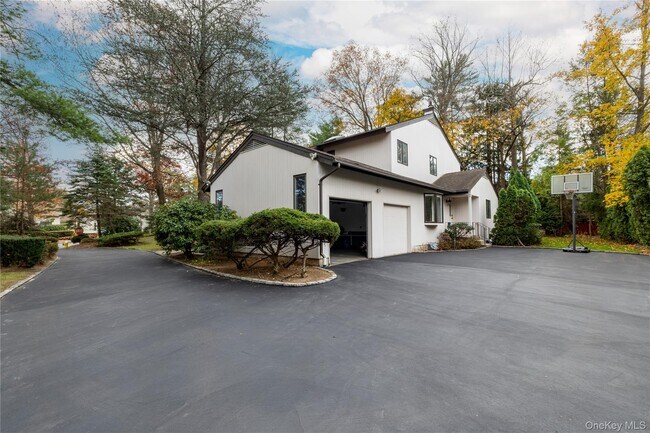 Building Photo - 12 Bolton Dr