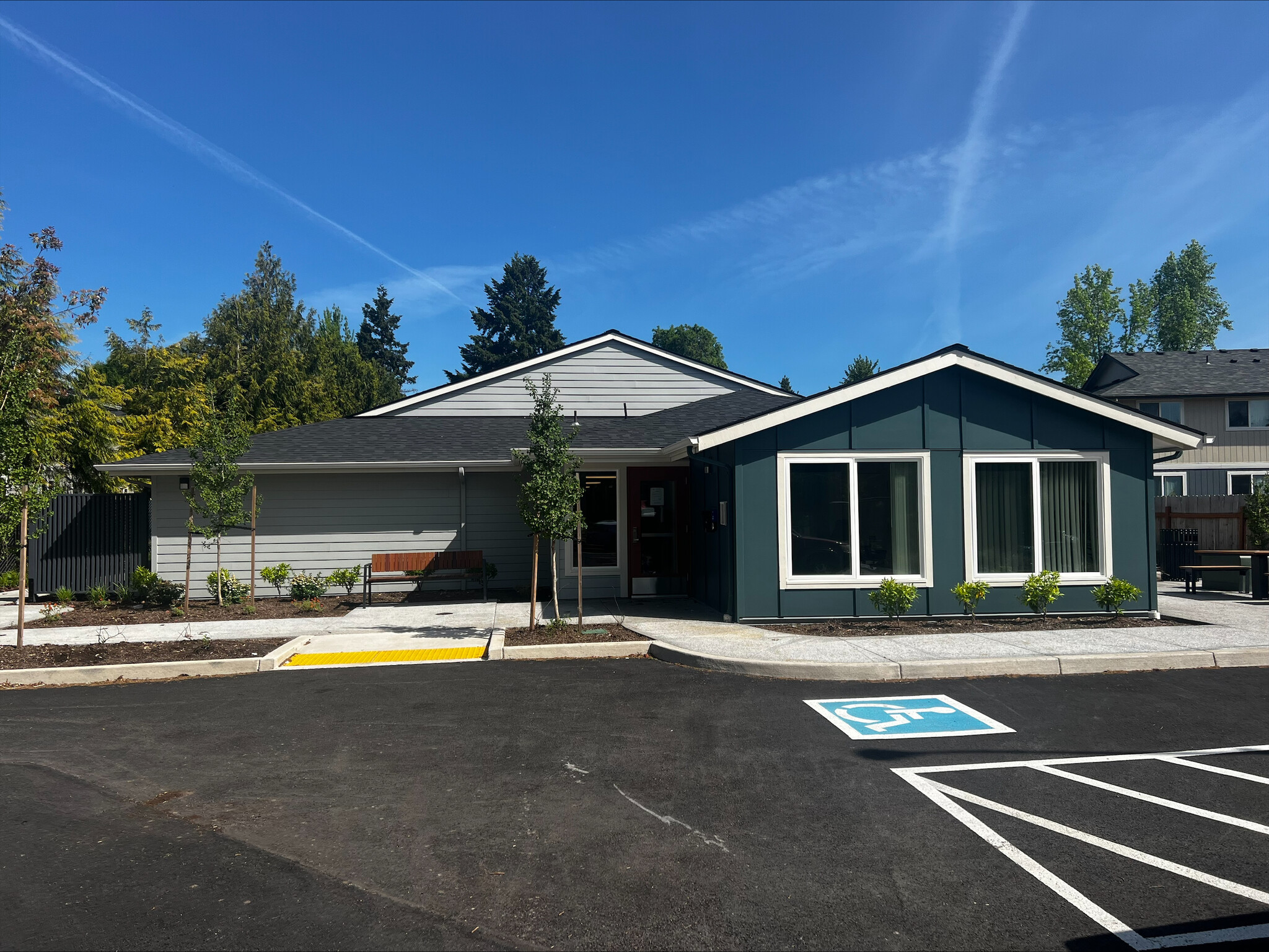 Building Photo - 643 Manbrin Dr NE