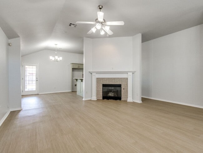 Building Photo - Updated Home + North Edmond + 4 Bedrooms