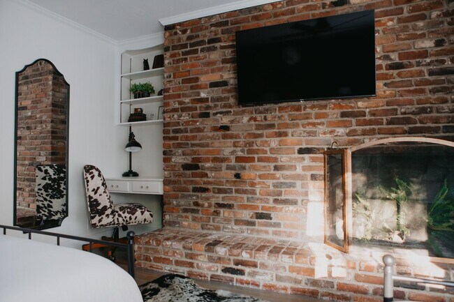 Building Photo - 946 Magnolia St SE