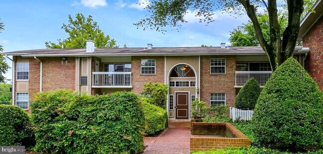 Building Photo - 1952 Kennedy Dr