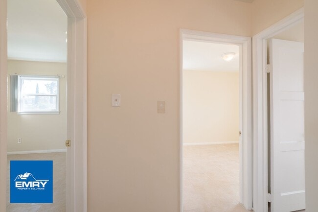 Building Photo - 11609 Lugo Park Ave