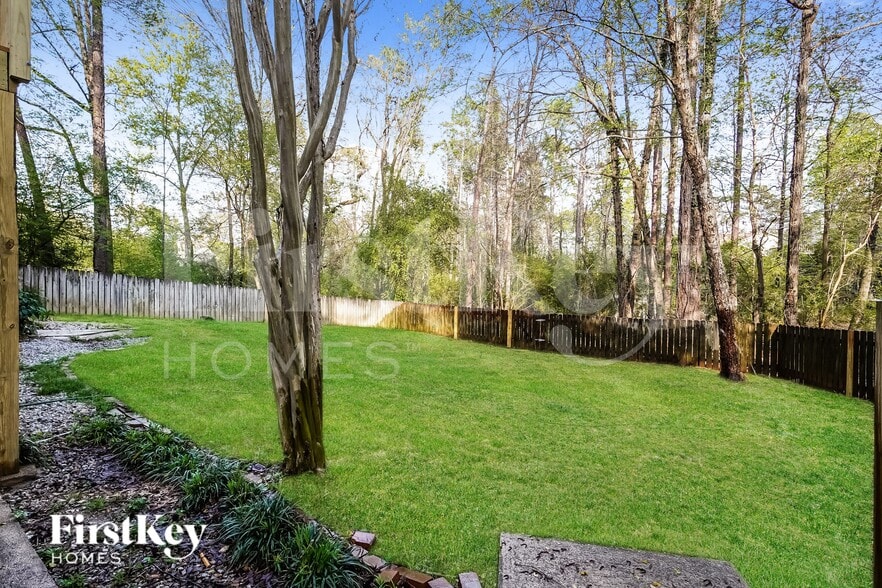 Building Photo - 5143 Colonial Park Rd