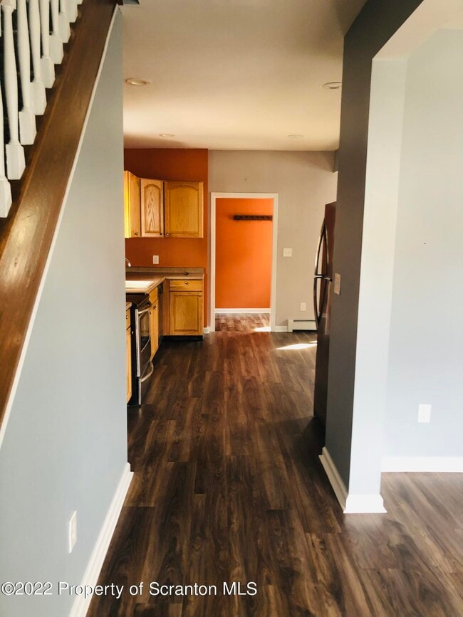 Building Photo - 176 Belmont St