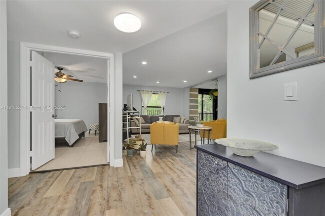 Building Photo - 2676 Carambola Cir N