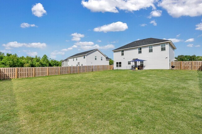 Building Photo - COMING JUNE 2026! (Pet Friendly)