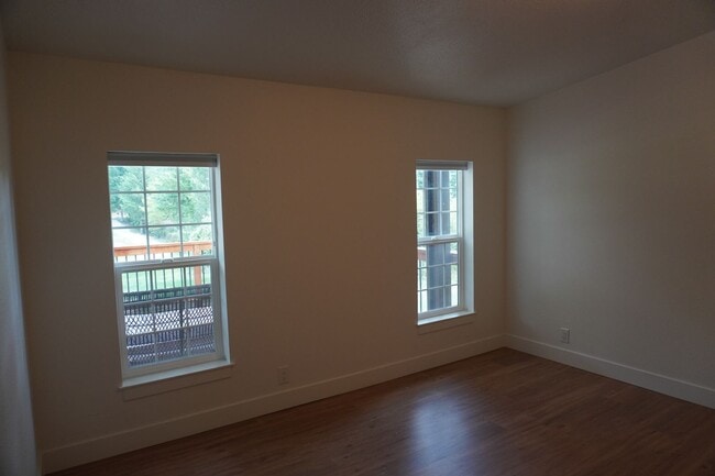 Building Photo - 27413 NE Falls Rd