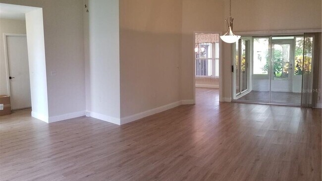 Building Photo - 5810 Garden Lakes Majestic