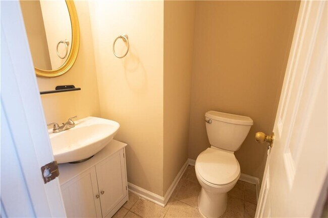 Building Photo - 994 Brentmoor Ln NW