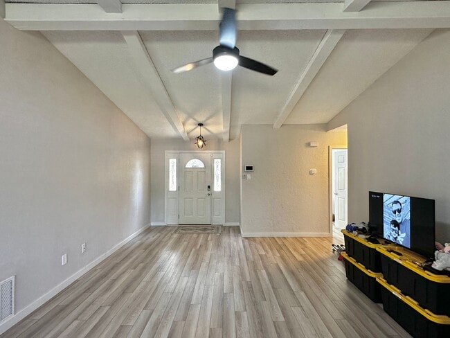 Building Photo - Remodeled