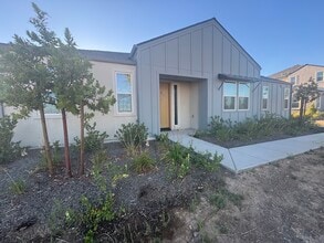 Building Photo - 850 Livio Way