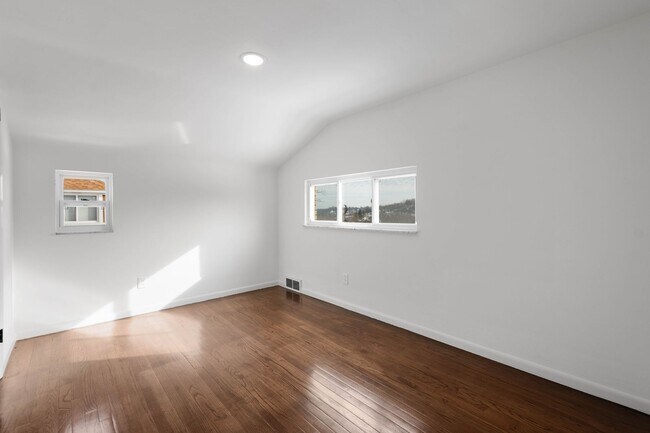 Building Photo - READY FOR MOVE-IN! Don't miss this FULLY RENOVATED 3-bedroom in Baldwin!