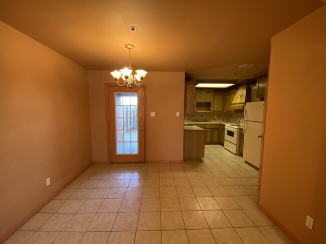 Building Photo - 1306 W Fig Ave