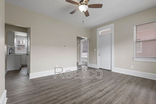 Building Photo - 831 Studer Ave