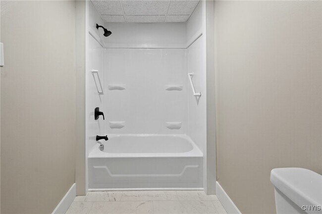 Building Photo - 127 Wall St