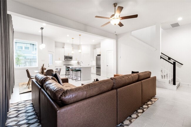 Building Photo - 21111 Rio San Jose Ct