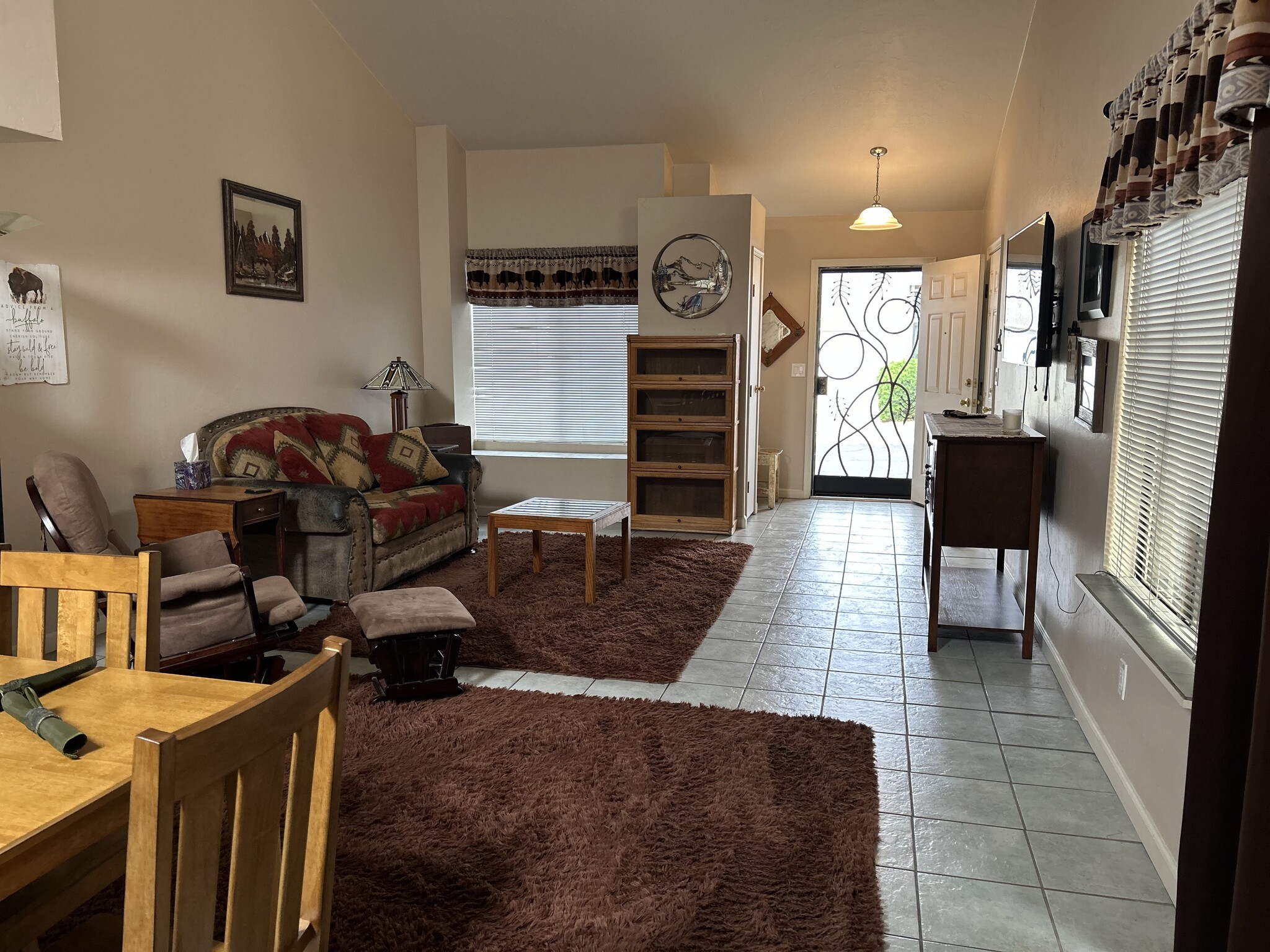 Building Photo - 6374 N Willowhaven Dr