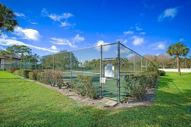 Building Photo - 6327 Chasewood Dr