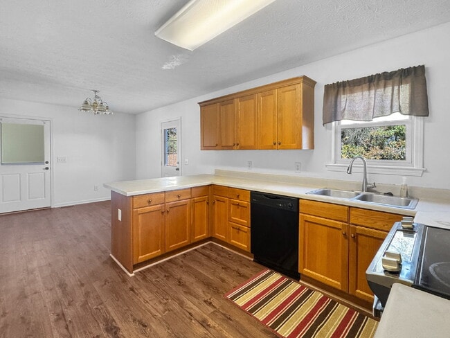 Building Photo - Spacious 3-Bedroom with Bonus Room in Lula