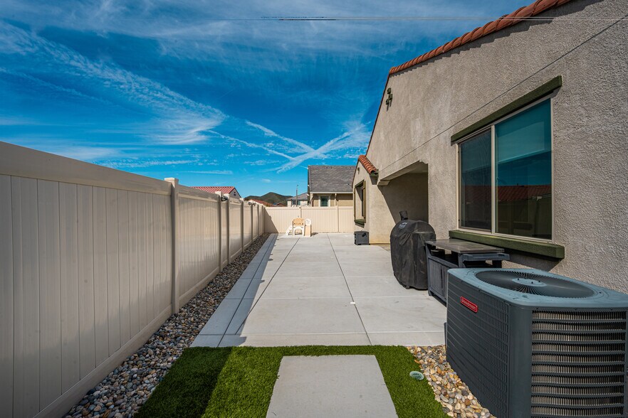 Building Photo - 29807 Pumpwood Ct