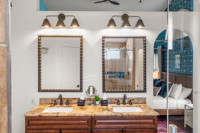 Building Photo - 7804 W Pershing Ave