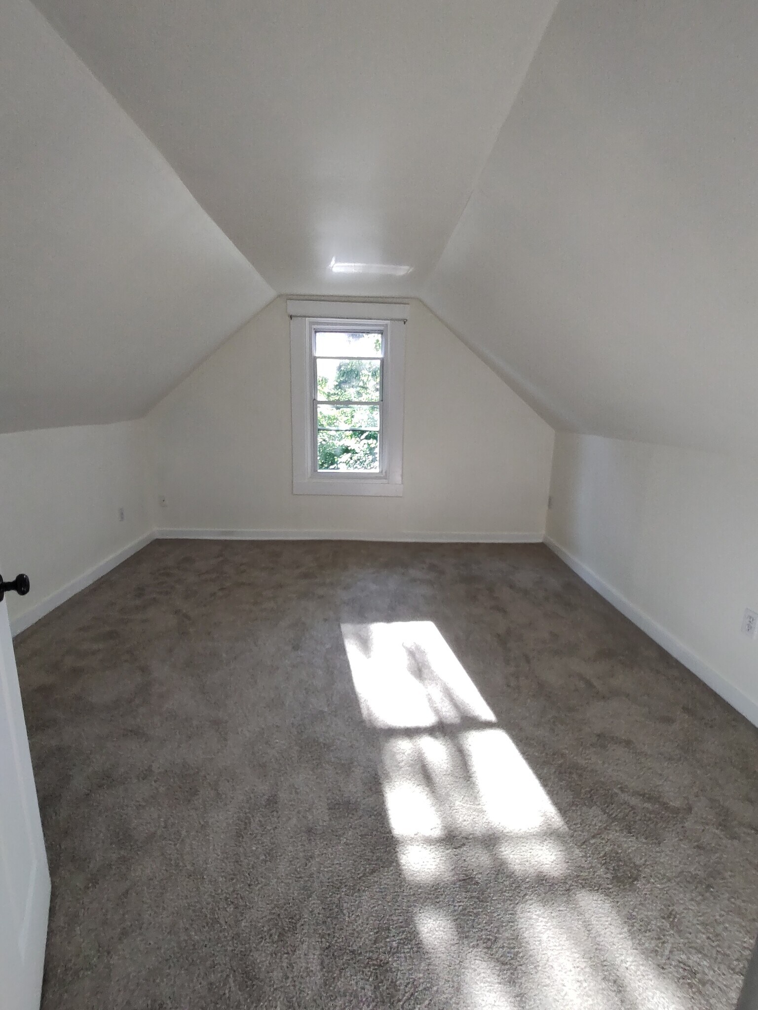 Bedroom #2 to the right. - 1314 Blakeley Rd