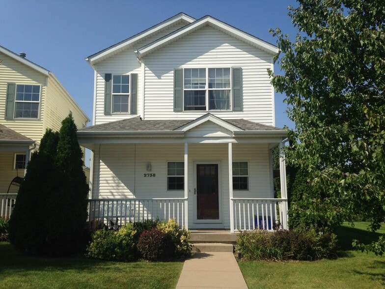 Front of house - 2738 Irving Avenue