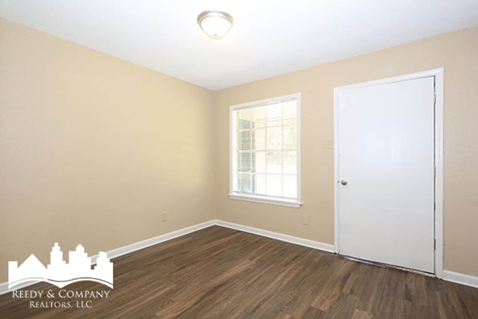 Building Photo - 3095 Normandy Dr