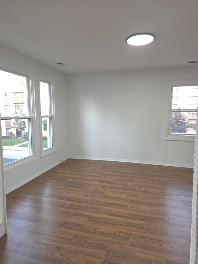 Building Photo - 1397 Brown St