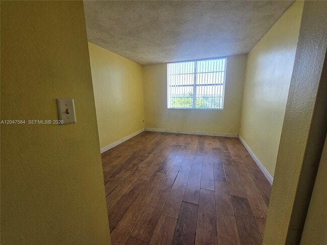Building Photo - 482 NW 165th St